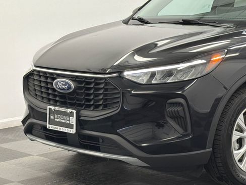 Used 2023 Ford Escape Active FWD image 2