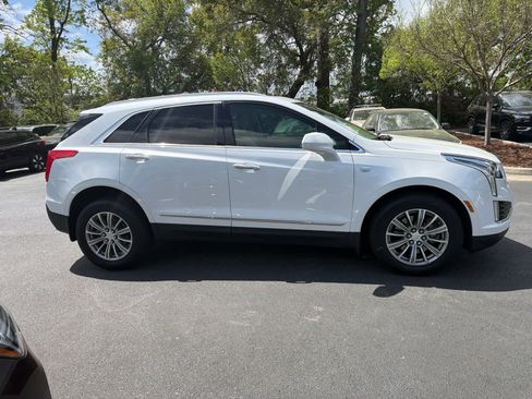 Used 2018 Cadillac XT5 Luxury w/ Driver Awareness Package image 16