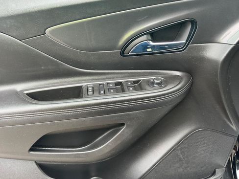Used 2020 Buick Encore Preferred AWD/4WD image 7