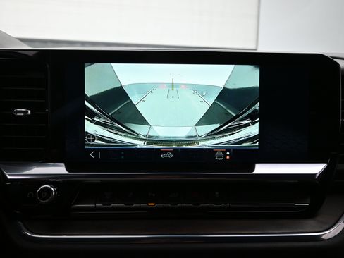 Used 2024 GMC Sierra 3500 SLT w/ SLT Convenience Package image 30