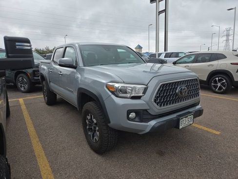 Used 2019 Toyota Tacoma TRD Off-Road AWD/4WD image 3