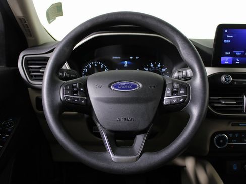 Certified 2020 Ford Escape SE image 18