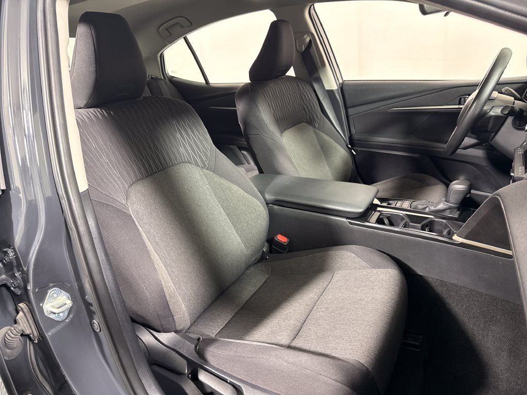 Used 2025 Toyota Camry LE FWD image 11