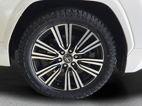 Used 2023 Lexus LX 600 4WD w/ Accessory Package (Z1) image 8