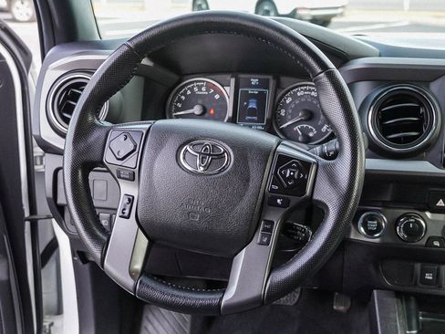 Used 2023 Toyota Tacoma TRD Off-Road image 30