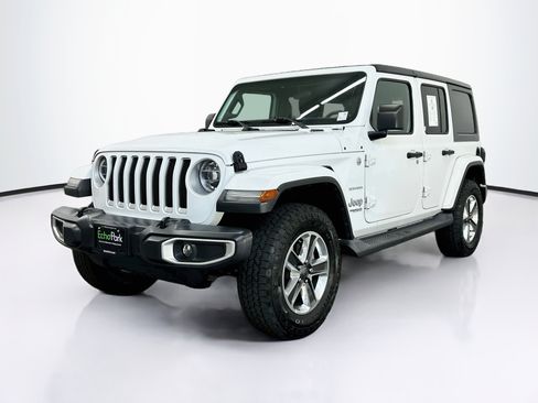 Used 2018 Jeep Wrangler Unlimited Sahara w/ LED Lighting Group AWD/4WD image 3