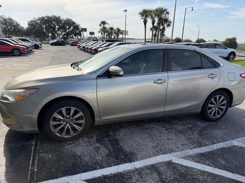 Used 2017 Toyota Camry XLE w/ Moonroof Package FWD image 7