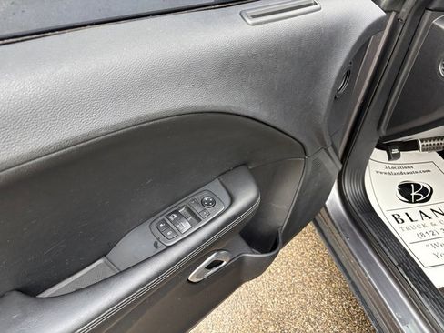 Used 2019 Dodge Challenger R/T image 9