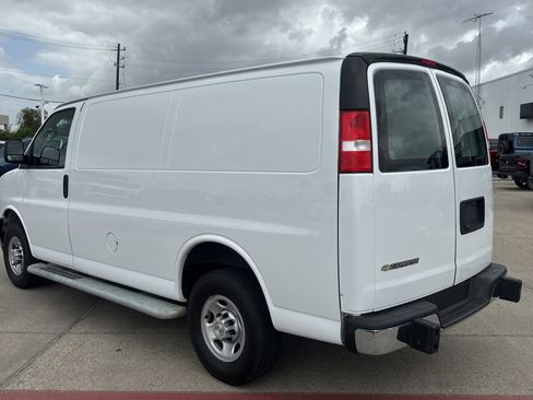 Used 2024 Chevrolet Express 2500 w/ Driver Convenience Package image 8