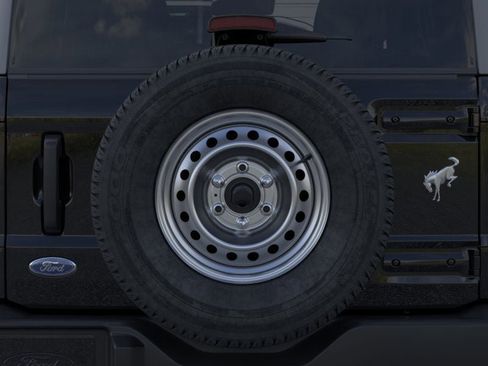 New 2025 Ford Bronco Base image 24