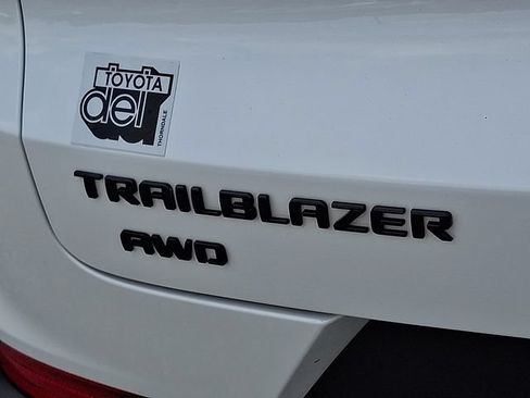 Used 2024 Chevrolet TrailBlazer LT w/ Driver Confidence Package AWD/4WD image 28