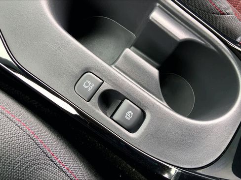 Used 2025 Toyota Corolla SE image 33