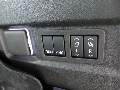 Used 2024 GMC Yukon Denali w/ Max Trailering Package AWD/4WD image 3