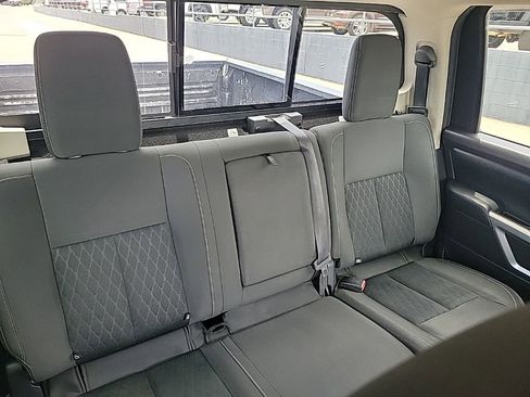 Used 2017 Nissan Titan SV AWD/4WD image 42
