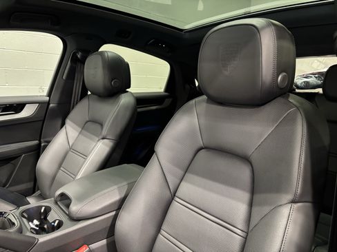 New 2026 Porsche Cayenne E-Hybrid Coupe AWD/4WD image 5