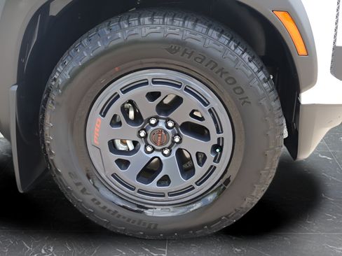 Used 2025 Nissan Frontier Pro-X w/ Tow Package RWD image 28