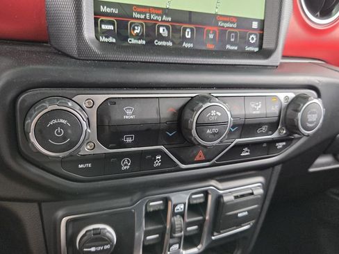 Used 2022 Jeep Gladiator Rubicon w/ Trailer Tow Package image 24