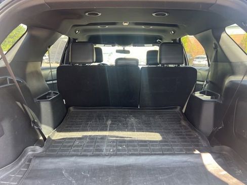 Used 2018 Ford Explorer XLT w/ Equipment Group 202A AWD/4WD image 14