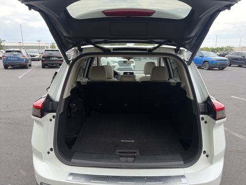 Used 2024 Nissan Rogue SV w/ SV Premium Package AWD/4WD image 23
