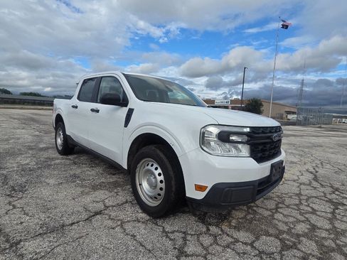 Used 2022 Ford Maverick XL FWD image 2