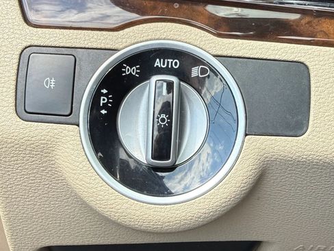 Used 2013 Mercedes-Benz E 350 Cabriolet image 36