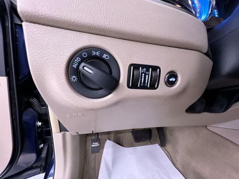 Used 2013 Chrysler 300 RWD image 16