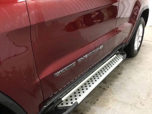 Used 2022 Jeep Grand Cherokee Laredo X image 5