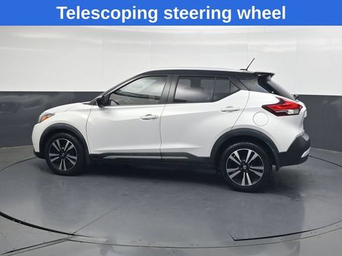 Used 2018 Nissan Kicks SR w/ Premium Package FWD image 7