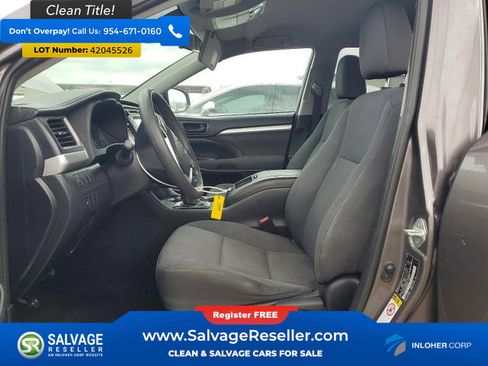 Used 2019 Toyota Highlander LE FWD image 9