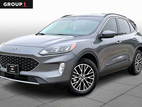 Certified 2022 Ford Escape SEL w/ Class II Trailer Tow Package image 1