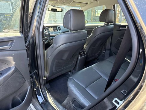 Used 2018 Hyundai Tucson SEL Plus FWD image 16