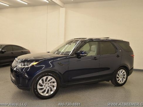 Used 2022 Land Rover Discovery S image 3