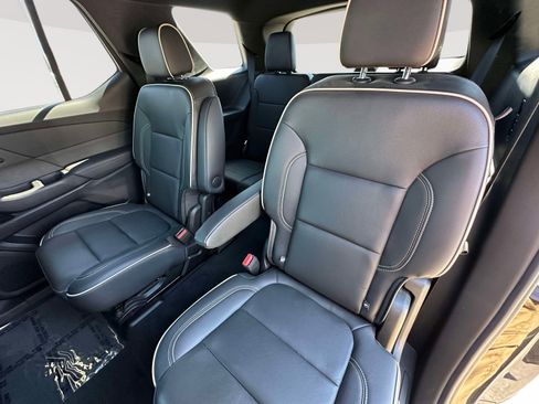 Used 2023 Chevrolet Traverse Premier w/ Redline Edition AWD/4WD image 33