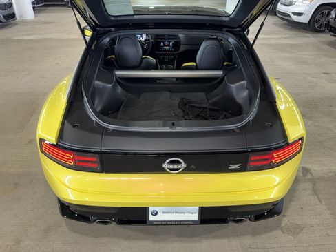 Used 2023 Nissan Z w/ Floor Mat Package (L93) RWD image 11
