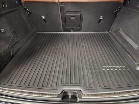 Used 2018 Volvo XC60 T6 Momentum w/ Convenience Package image 34