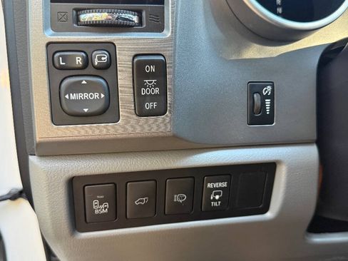 Used 2016 Toyota Sequoia Platinum AWD/4WD image 26
