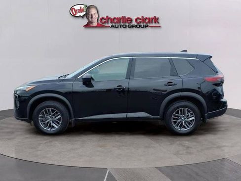 Certified 2024 Nissan Rogue S FWD image 2