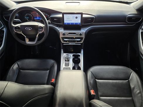 Used 2023 Ford Explorer XLT w/ Equipment Group 202A image 16