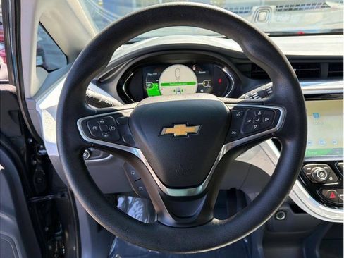 Used 2017 Chevrolet Bolt LT FWD image 8