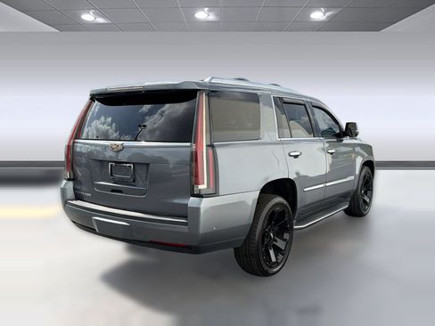 Used 2019 Cadillac Escalade Luxury AWD/4WD image 9
