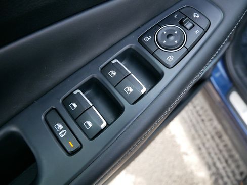 Used 2021 Hyundai Santa Fe Limited image 19