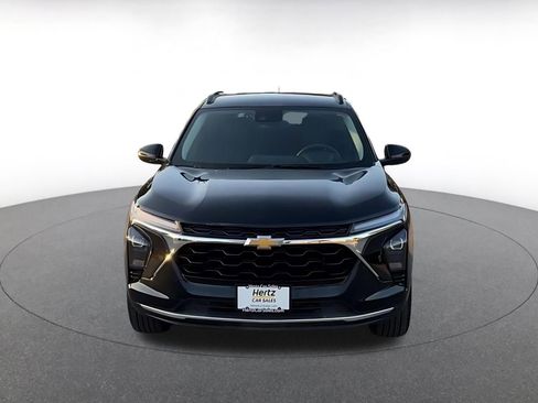 Used 2025 Chevrolet Trax LT image 4