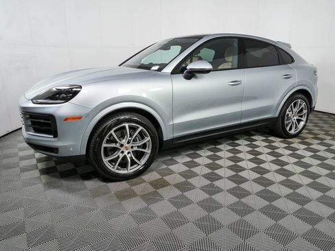 Used 2026 Porsche Cayenne Coupe AWD/4WD image 2