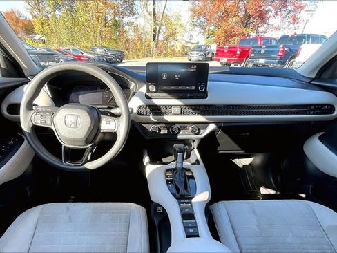 Used 2023 Honda HR-V LX image 18
