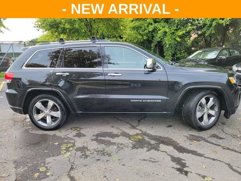 Used 2015 Jeep Grand Cherokee Overland w/ Advanced Technology Group AWD/4WD image 2