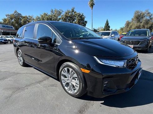 New 2026 Honda Odyssey Touring image 2