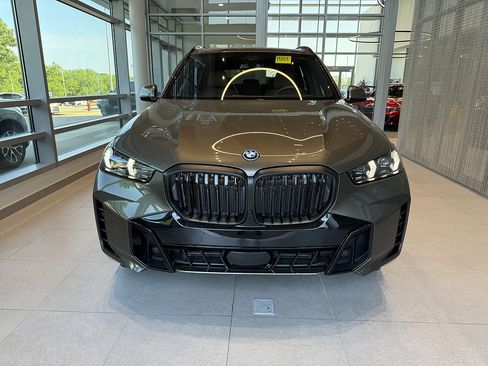 New 2026 BMW X5 xDrive50e w/ M Sport Package AWD/4WD image 2