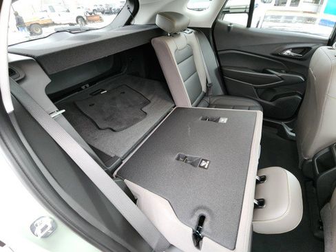 Used 2026 Chevrolet Trax ACTIV w/ Sunroof Package image 17