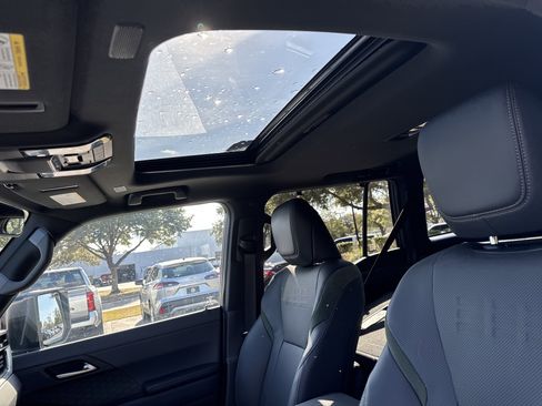 Used 2025 Lexus GX 550 image 16