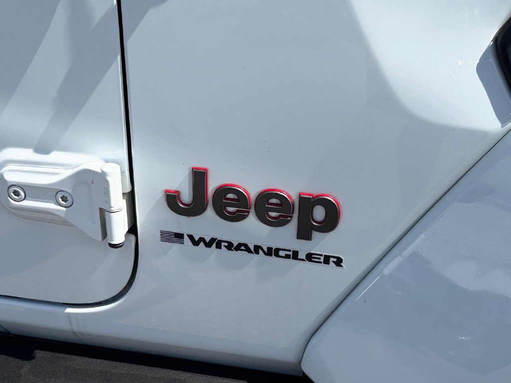 Used 2023 Jeep Wrangler Unlimited Rubicon w/ Xtreme 35 Tire Package AWD/4WD image 17